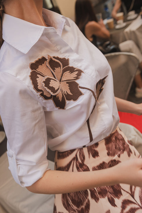 Camisa Amarena Bordado Coffee